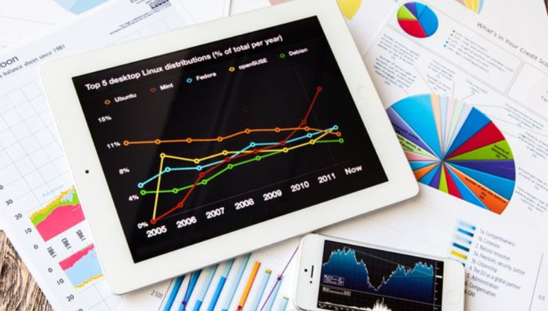 Mengupas Tuntas Self-Service Analytics: Memberdayakan Tim Bisnis Tanpa Membebani Tim Data